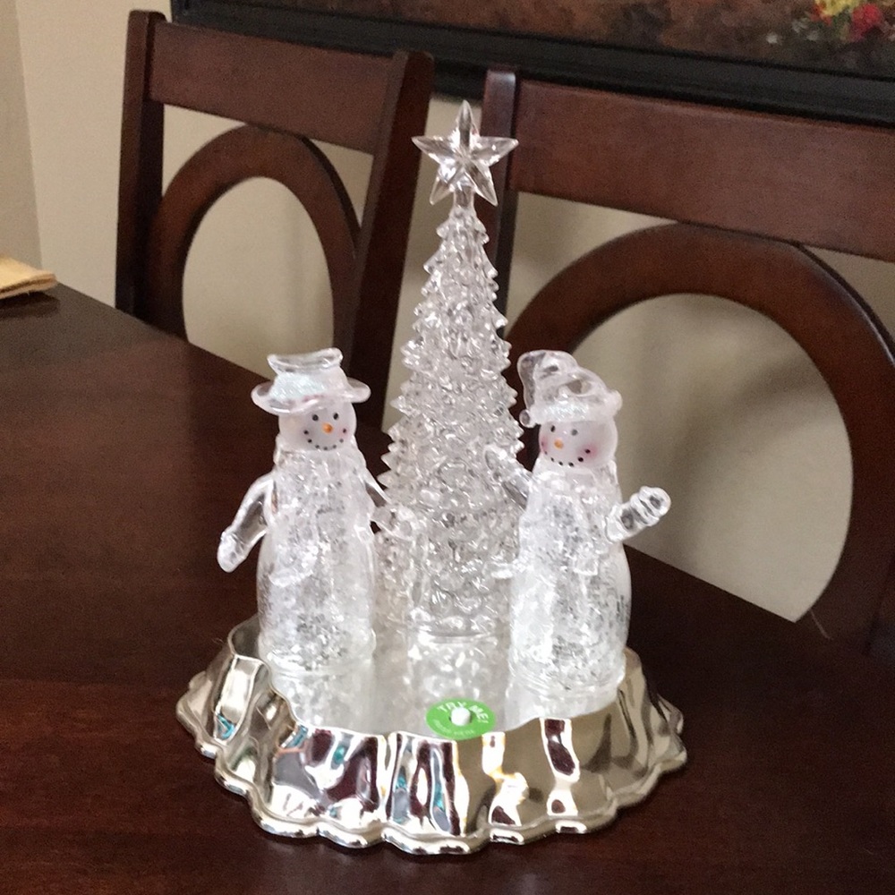 Happy Holidays Light-Up Scene